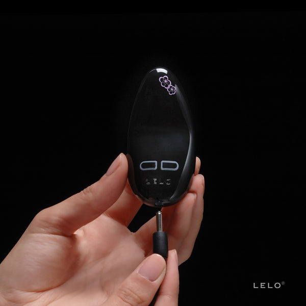 LELO Nea Black Pearl