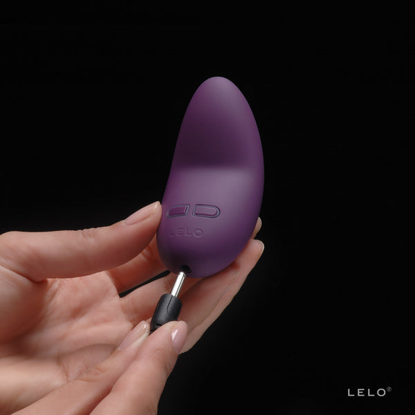 LELO Lily Sweet Plum Massager